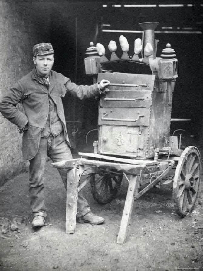 A jacket potato street vendor in 1800s England